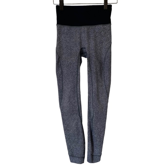 Lululemon Run The Day 7/8 Tight 25" Legging in Fractal Dark Starlight Black - Picture 4 of 13